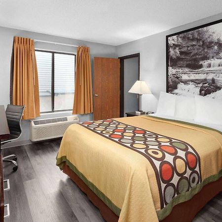 Super 8 By Wyndham Sun Prairie/Madison E Motel Ngoại thất bức ảnh