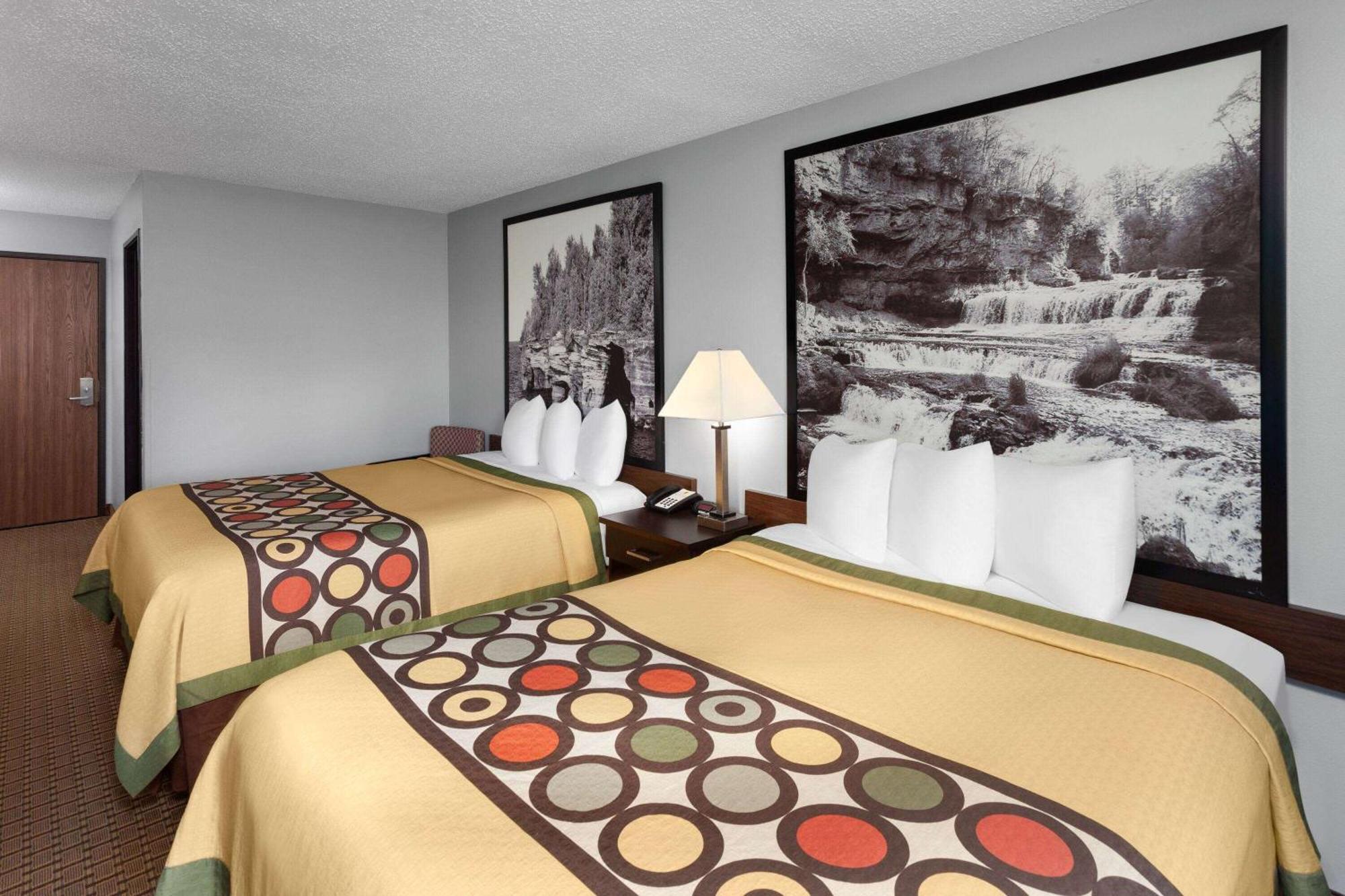 Super 8 By Wyndham Sun Prairie/Madison E Motel Ngoại thất bức ảnh