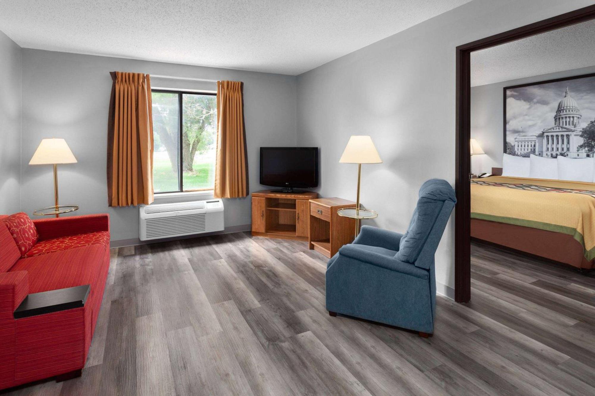 Super 8 By Wyndham Sun Prairie/Madison E Motel Ngoại thất bức ảnh