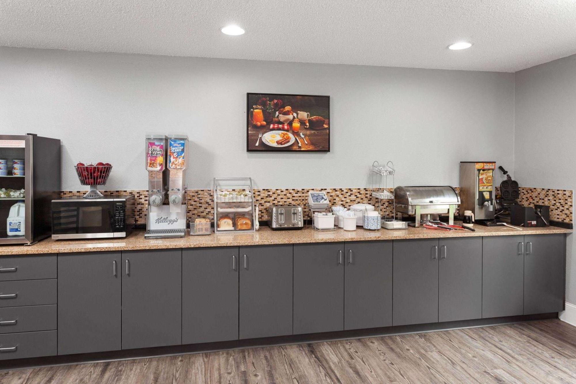Super 8 By Wyndham Sun Prairie/Madison E Motel Ngoại thất bức ảnh