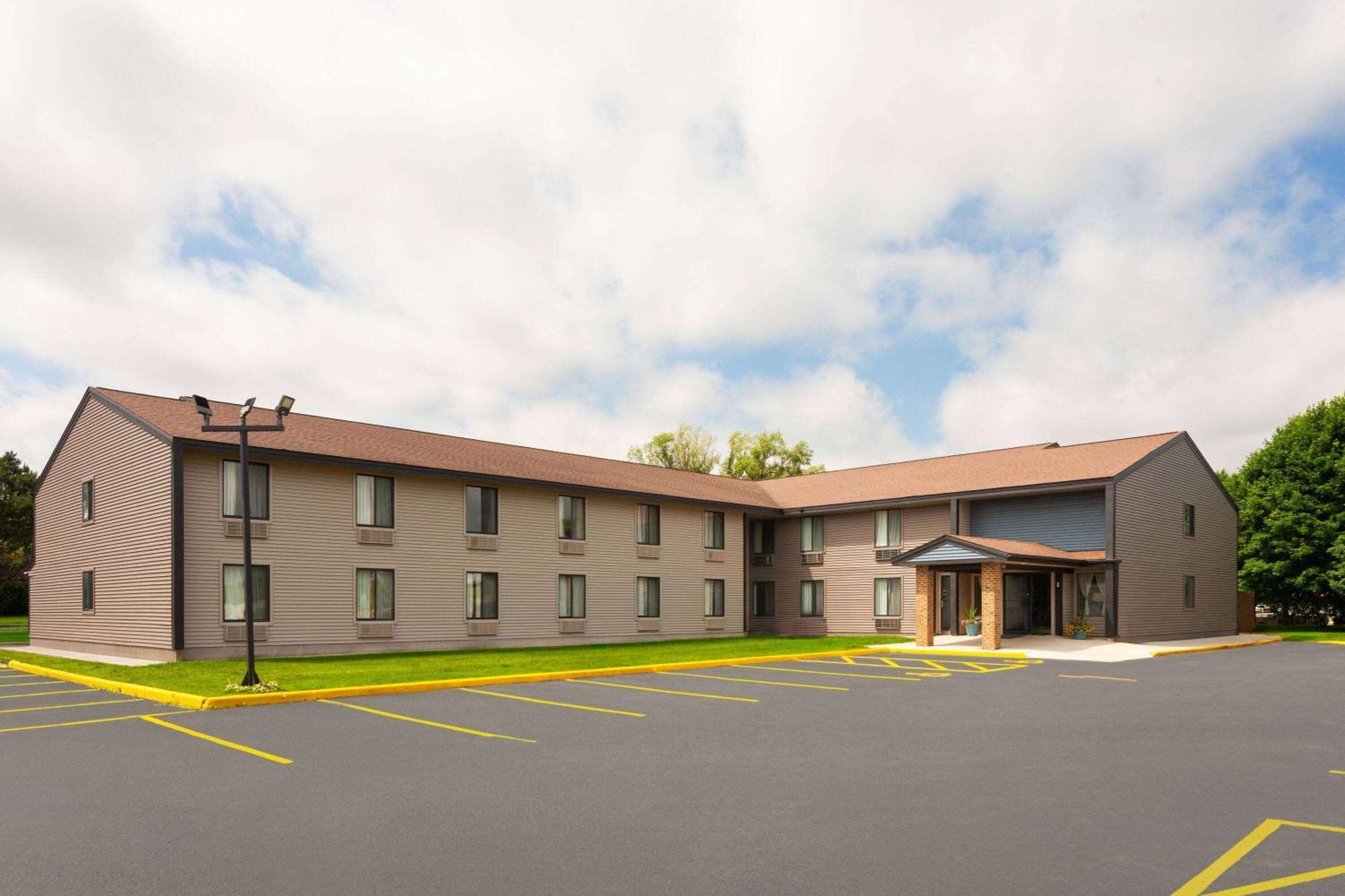 Super 8 By Wyndham Sun Prairie/Madison E Motel Ngoại thất bức ảnh