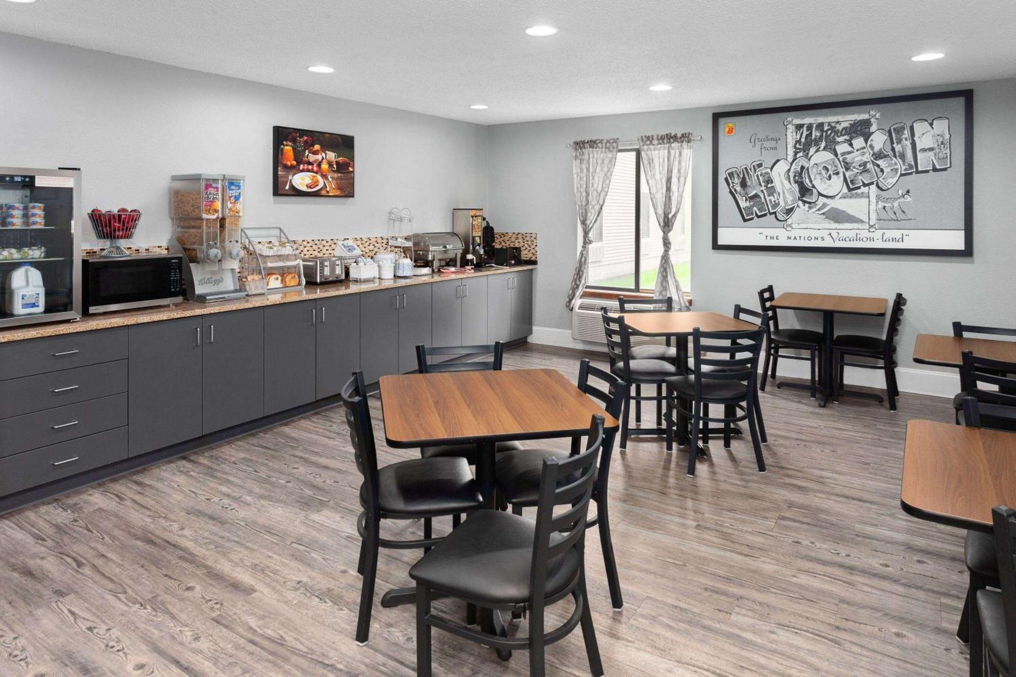 Super 8 By Wyndham Sun Prairie/Madison E Motel Ngoại thất bức ảnh